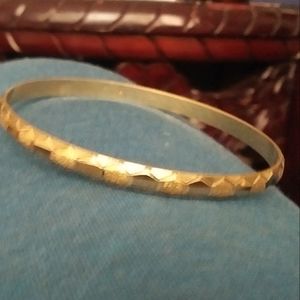 Striking 22K Solid Gold Bangle Bracelet 916